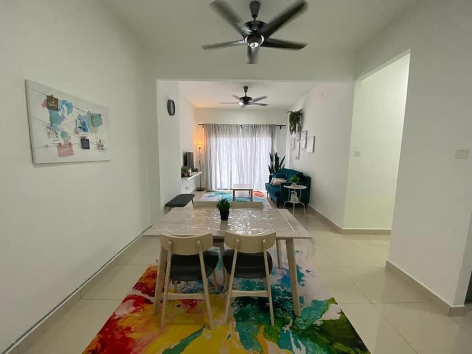 Pangsapuri Bunga Homestay Sea View *